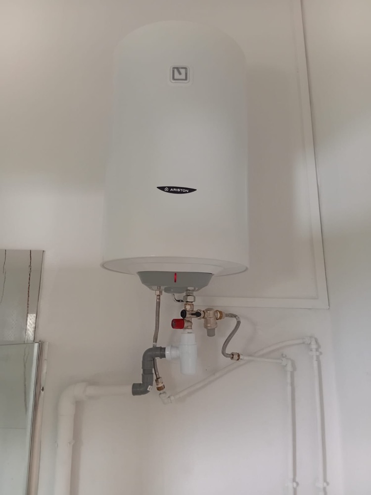 Chauffe-eau électrique posé et raccordé par AMBC
